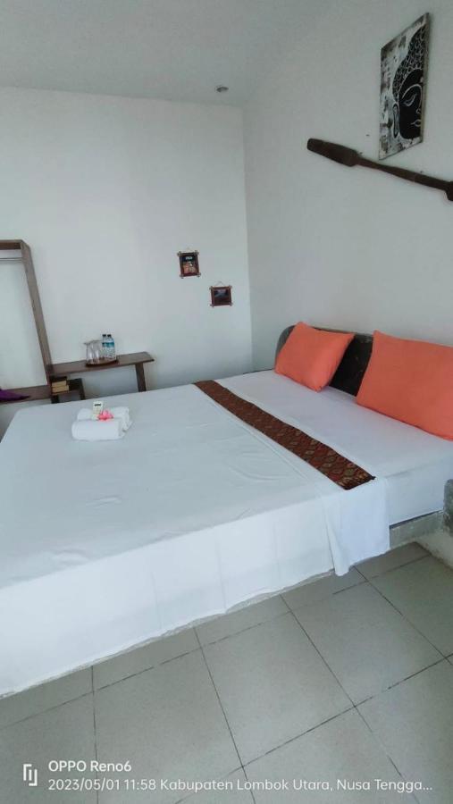 Pineapple Guest House Гили Еър Екстериор снимка