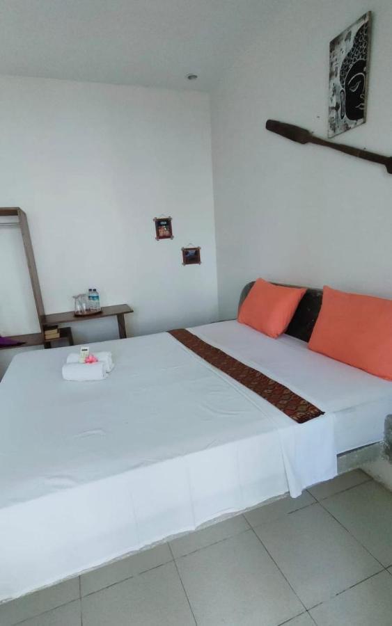 Pineapple Guest House Гили Еър Екстериор снимка