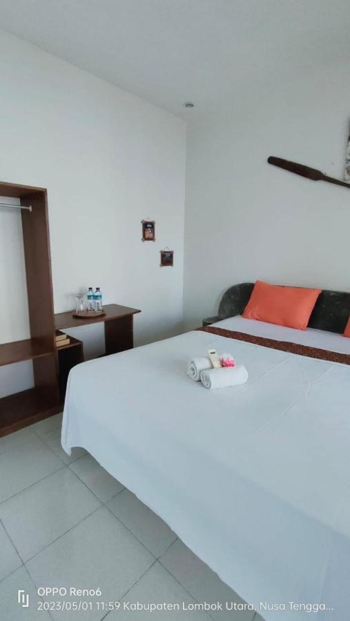Pineapple Guest House Гили Еър Екстериор снимка