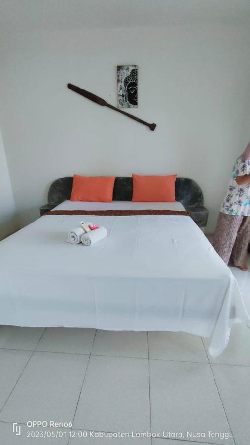 Pineapple Guest House Гили Еър Екстериор снимка