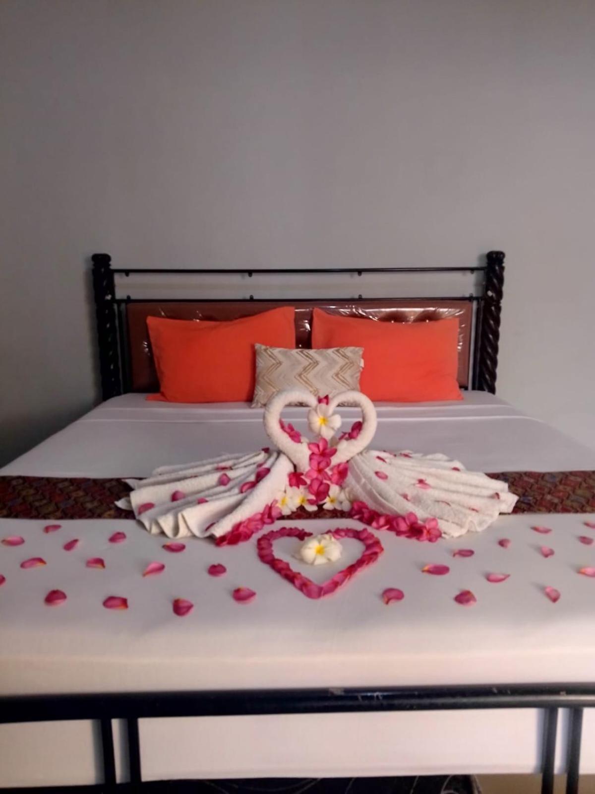 Pineapple Guest House Гили Еър Екстериор снимка