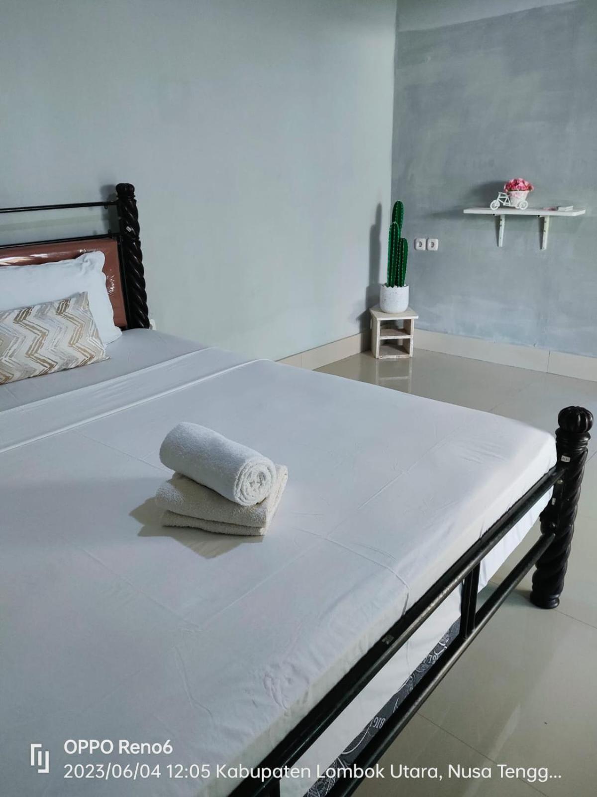 Pineapple Guest House Гили Еър Екстериор снимка