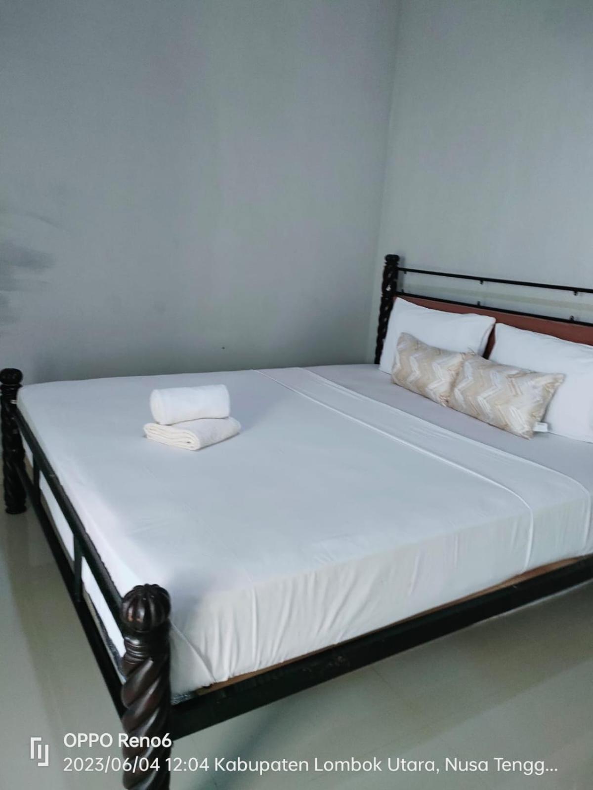 Pineapple Guest House Гили Еър Екстериор снимка