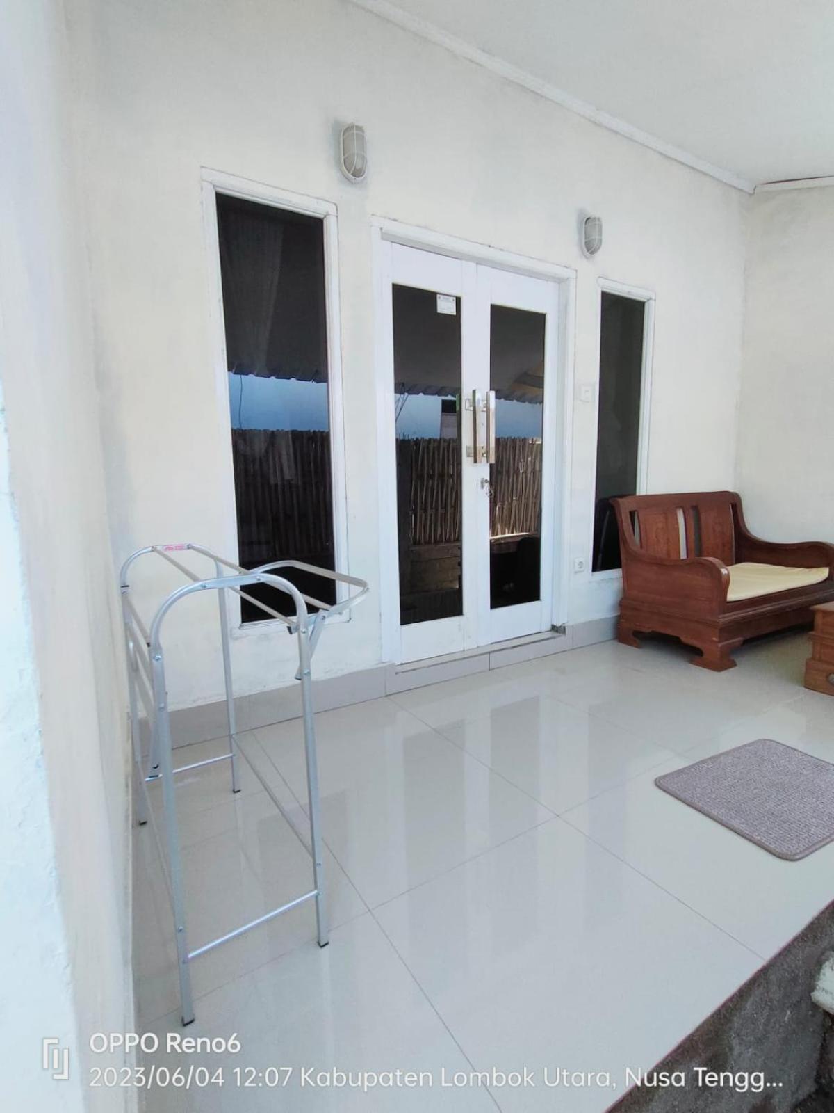 Pineapple Guest House Гили Еър Екстериор снимка