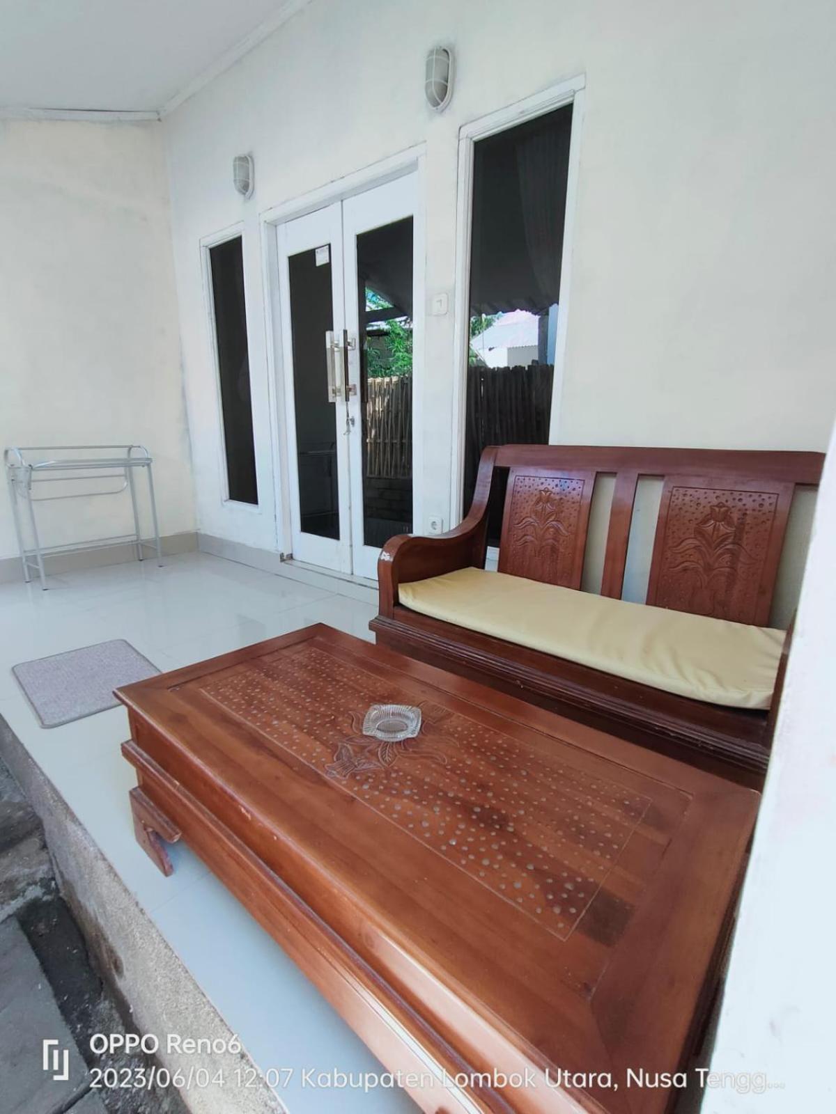 Pineapple Guest House Гили Еър Екстериор снимка